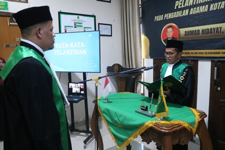 pelantikan ahmad hidayat 1